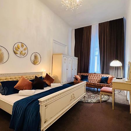 Csaky Palace Bratislava 1 Apartment Exterior photo